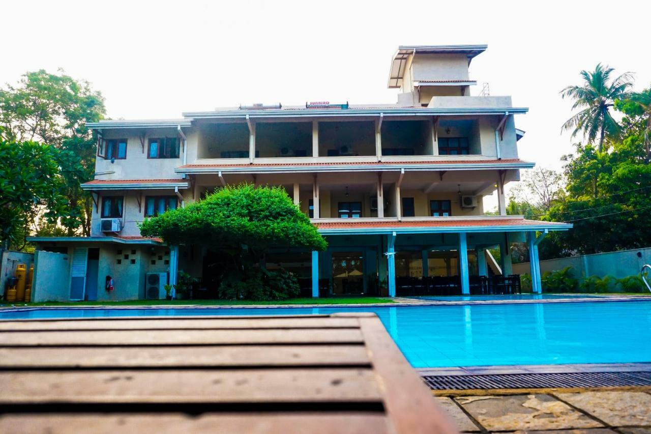 Lavendish Okrin Hotel กตรคาม ภายนอก รูปภาพ